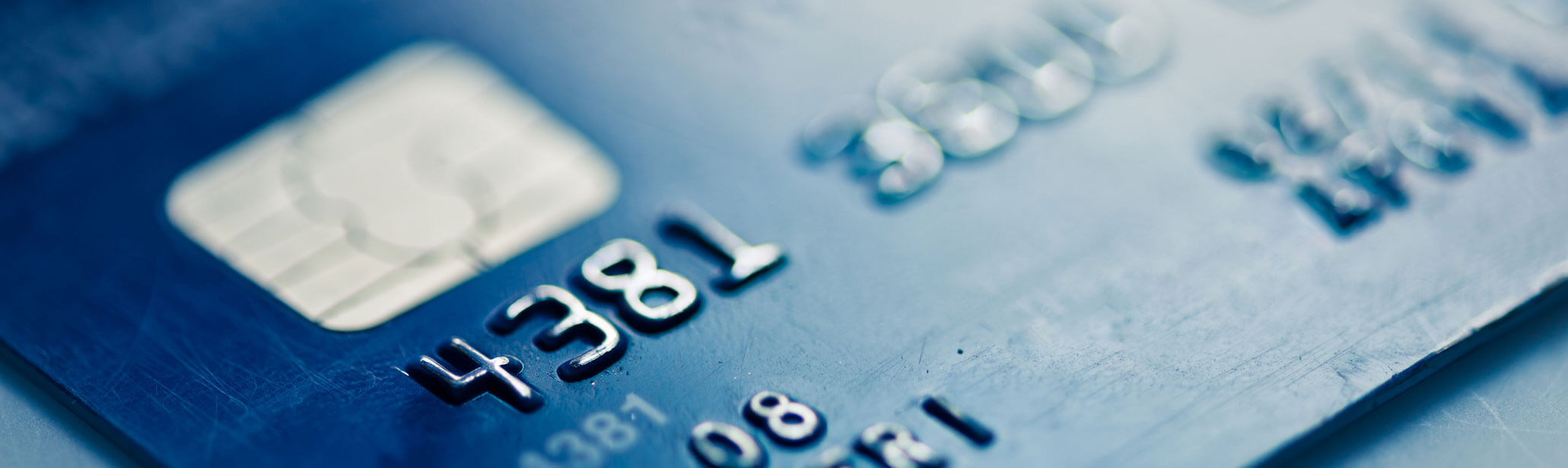 Unterschreiben der Kredit- und Bankkarte: Worauf muss ich achten?