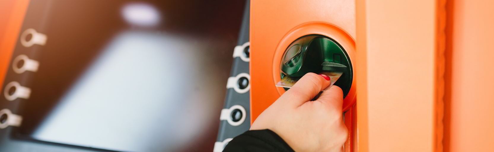 Geldautomaten-Entgelte: Welche Gebühren fallen am Geldautomaten an?